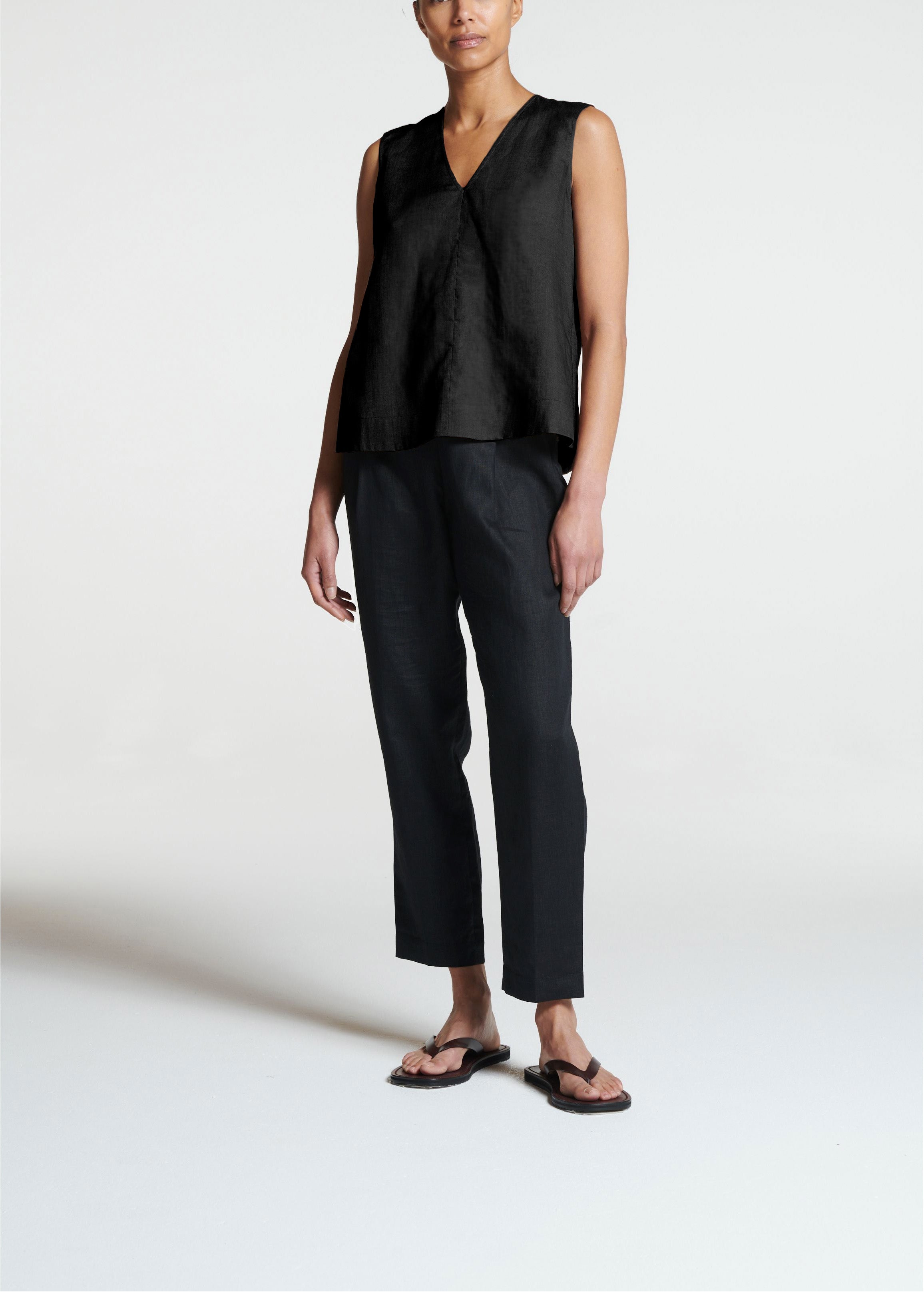 Phoebe Top Black Linen