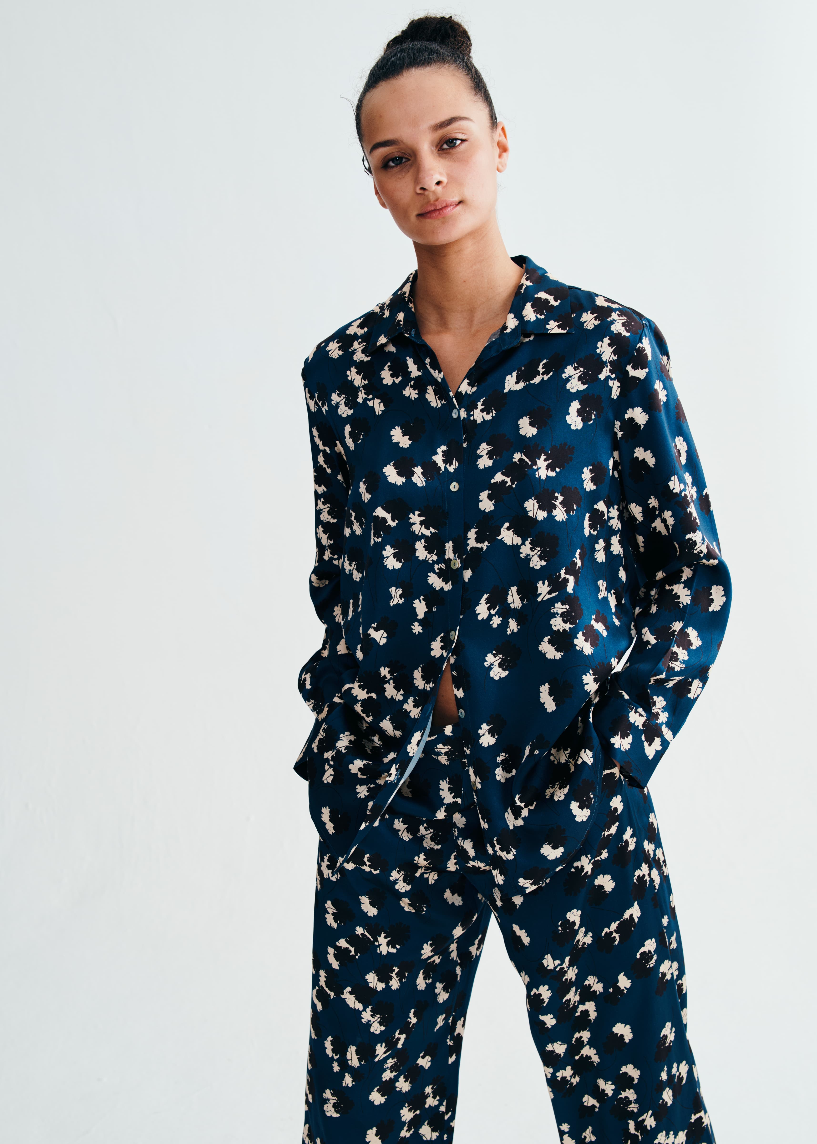 London Pyjama Top Geranium Navy Silk Charmeuse