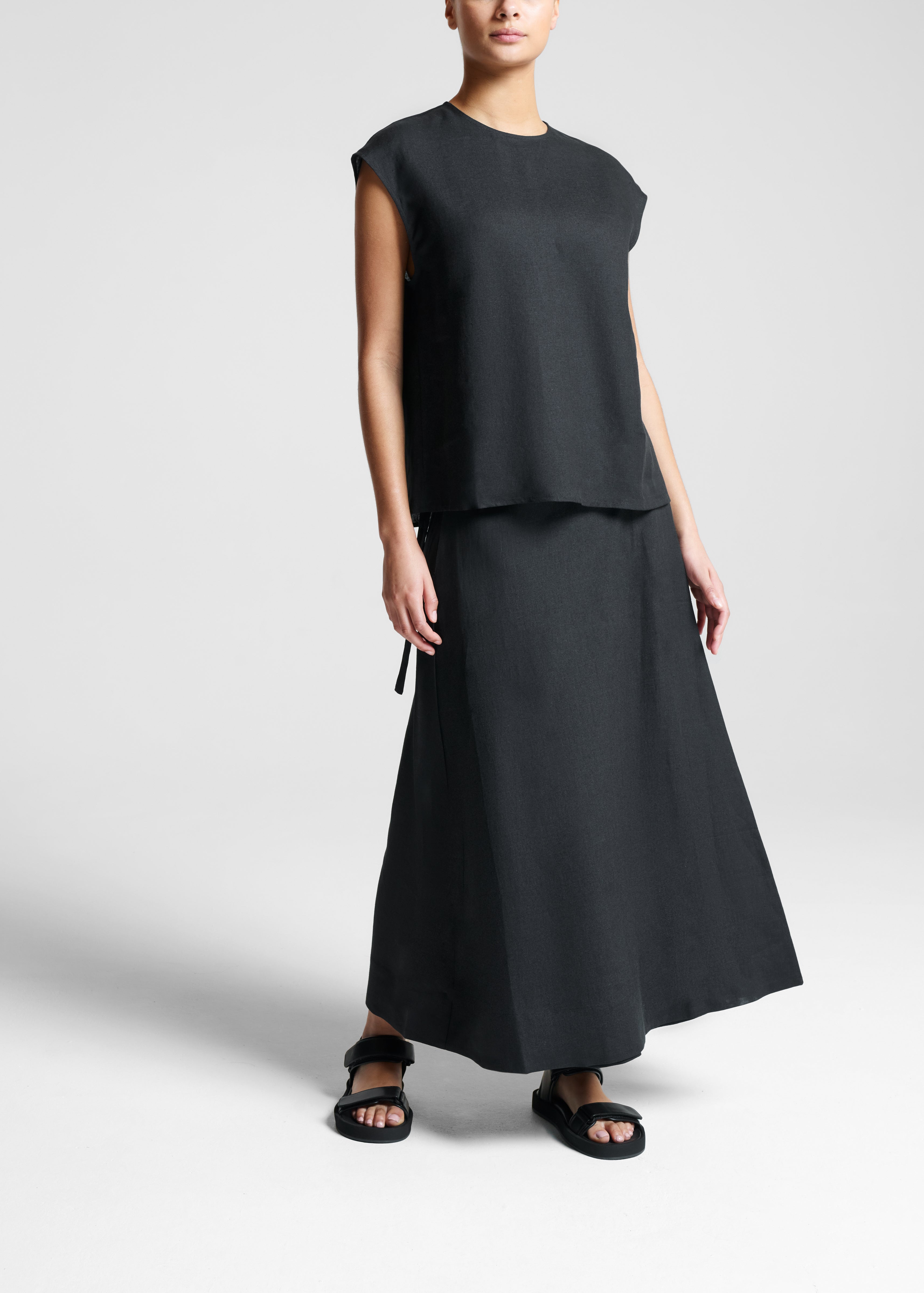 Dasha Sleeveless Top Black Organic Linen